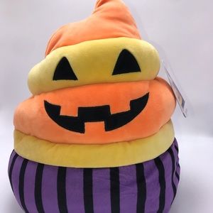 #26 Belisa the Halloween cupcake
